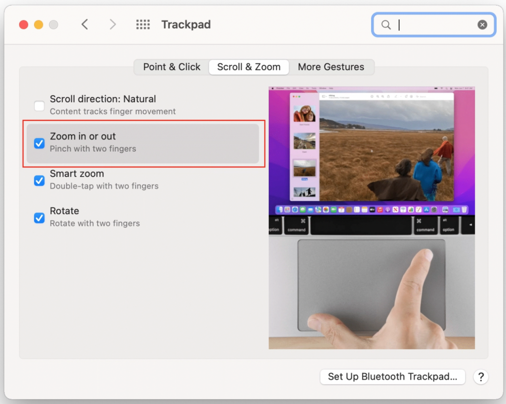 zoom in and zoom out with a MacBook trackpad
